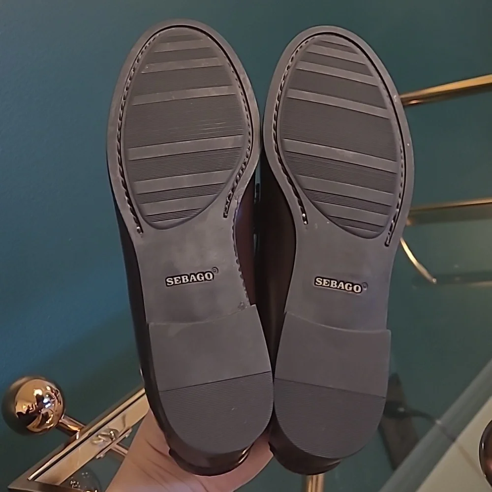 NWOB SEBAGO  burgundy loafers